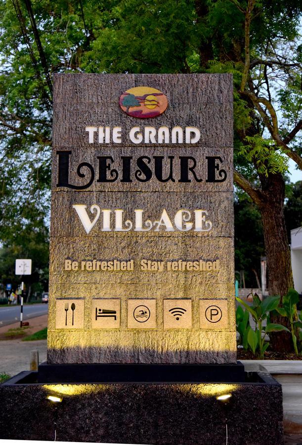 The Grand Leisure Village 阿努拉德普勒 外观 照片